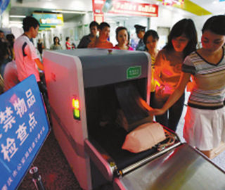 Airport Cargo X Ray Baggage Scanner Professional Parcel Scanning Machine
